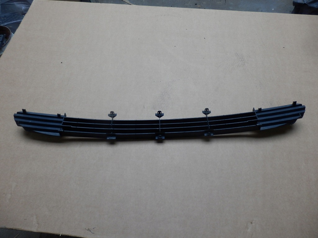 фото №6, Ford fiesta mk5 решітка середня бампер перед