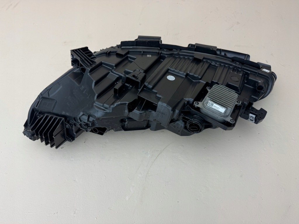 Tesla model 3 рестайлинг  highland 23r- фара правый  передняя full led 1760889-00 Доставка