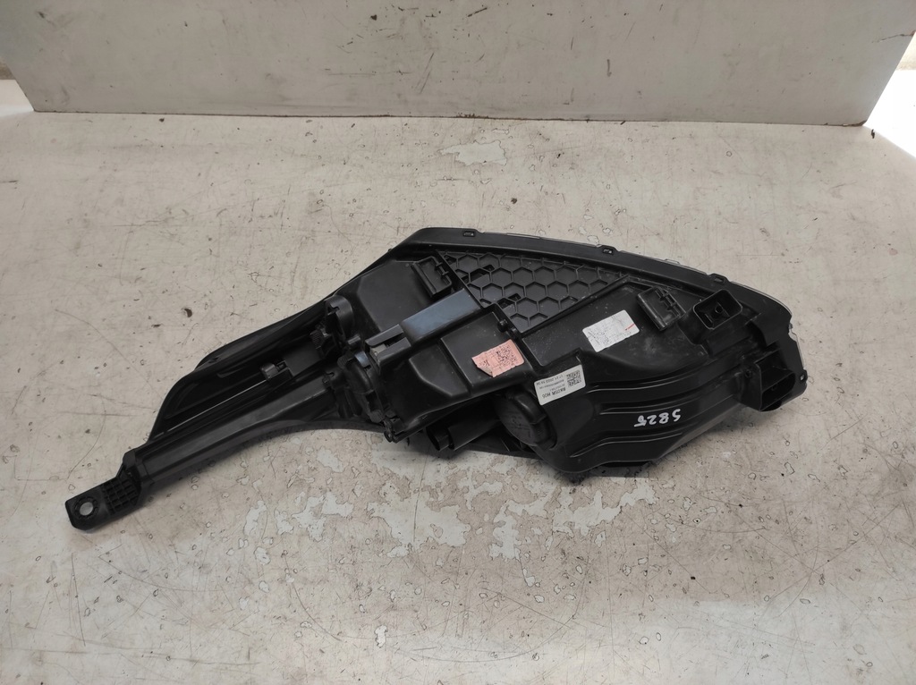 фото №9, Kia ceed 3 iii lift 21- лампа правая перед 92102-j7051