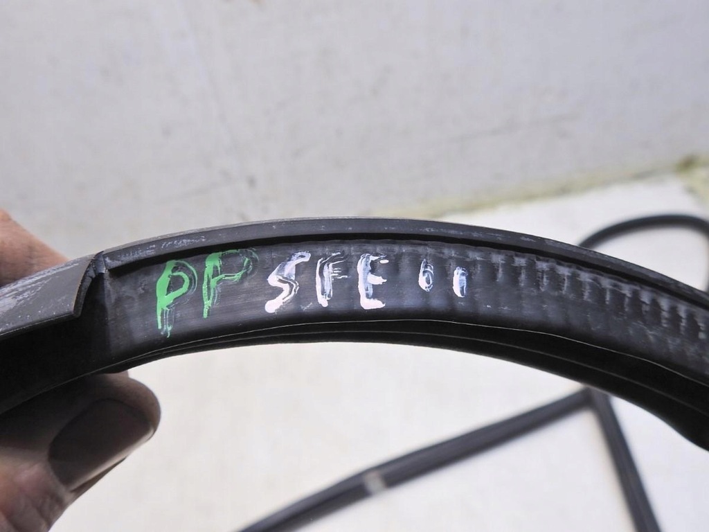 фото №2, Прокладка дверь правый перед hyundai santa fe ii