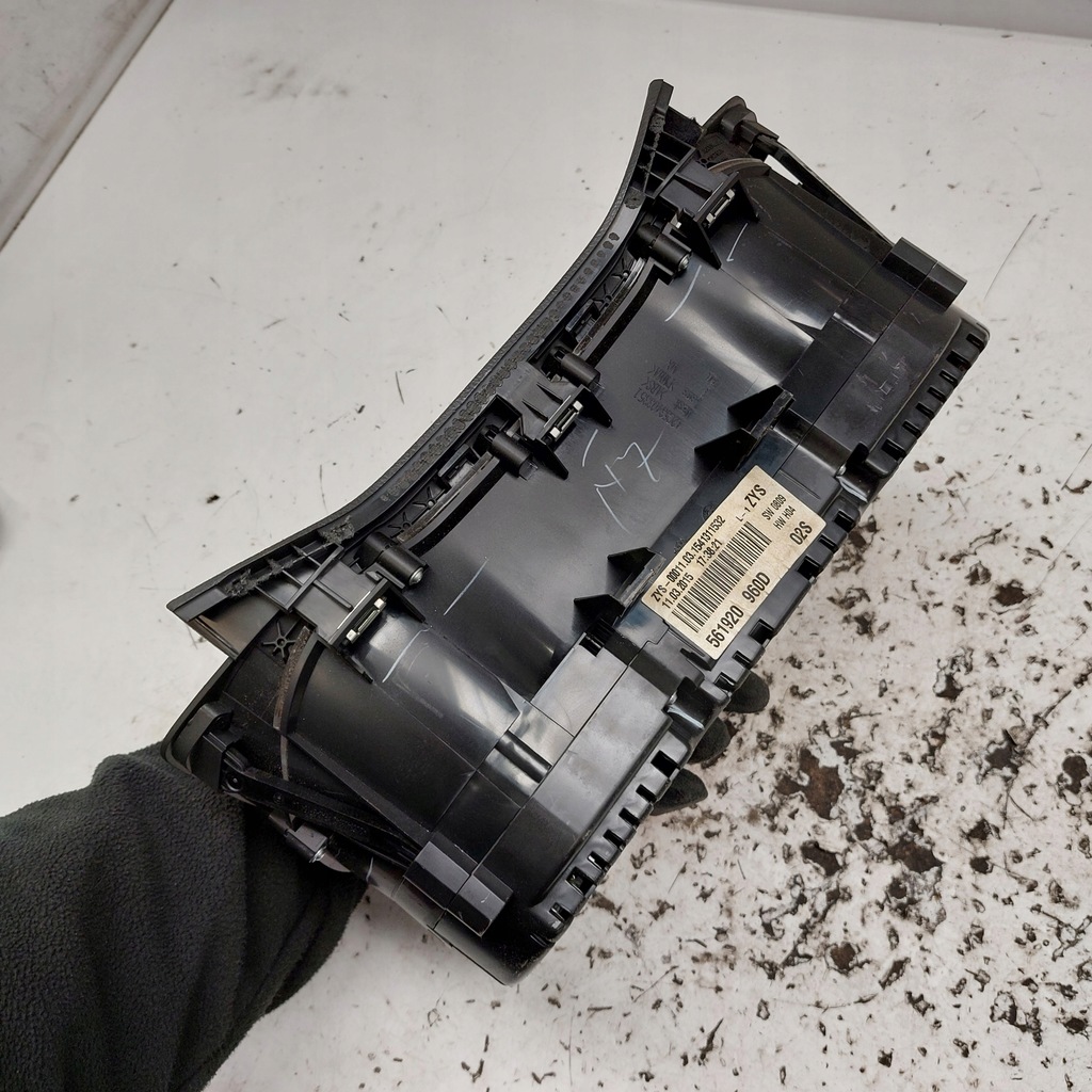 фото №8, Volkswagen vw passat b7 1,8 usa счетчик приборы 561920960d 7901085650 vdo