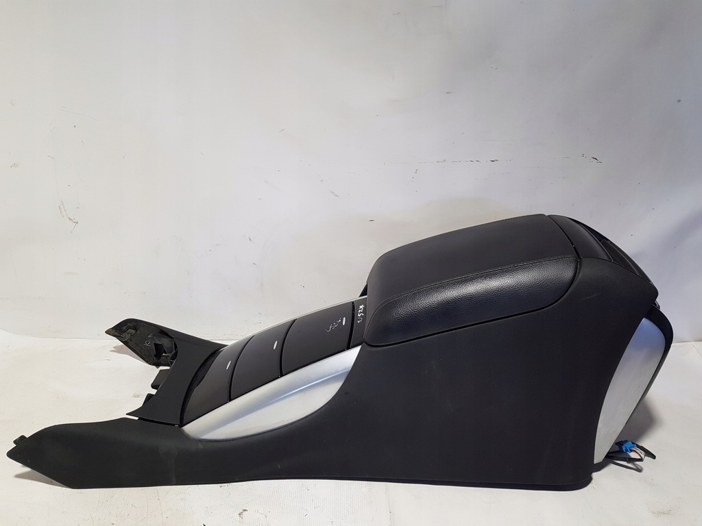 фото №1, Подлокотник mercedes w251 туннель