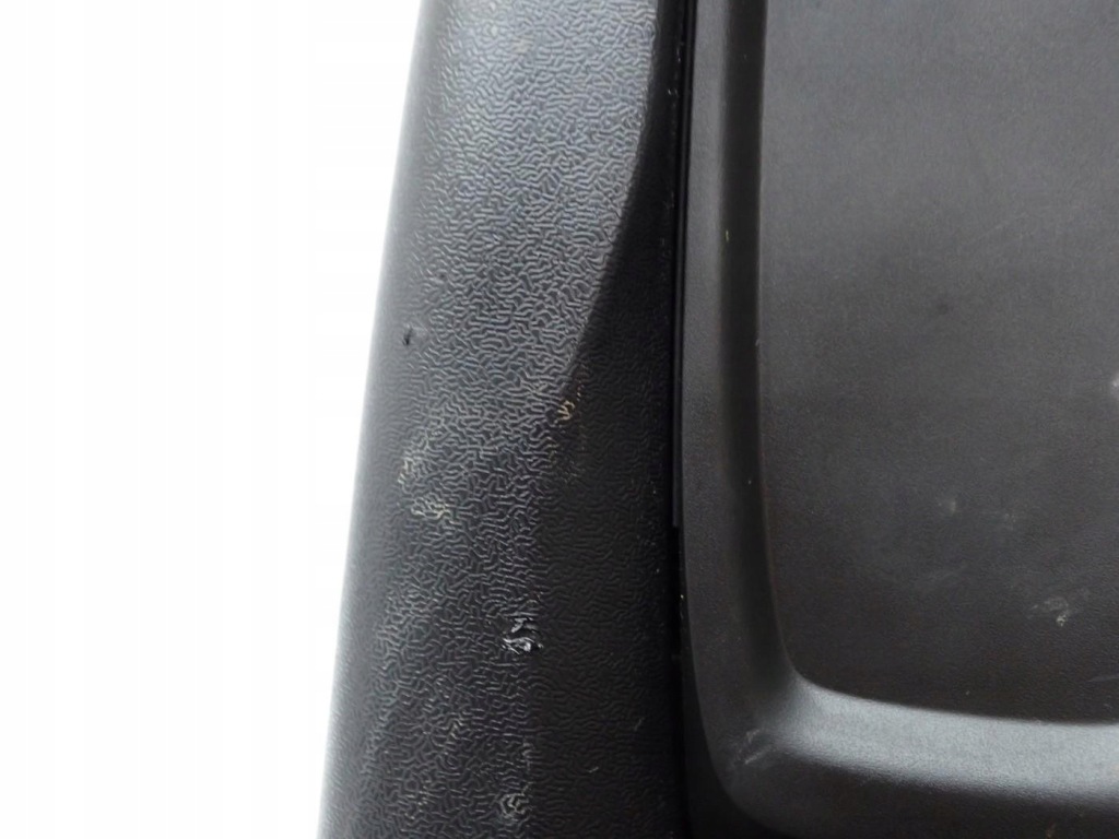 Тунель підлокітник європа оригінал 08632777 volvo v40 2 15r Ціна