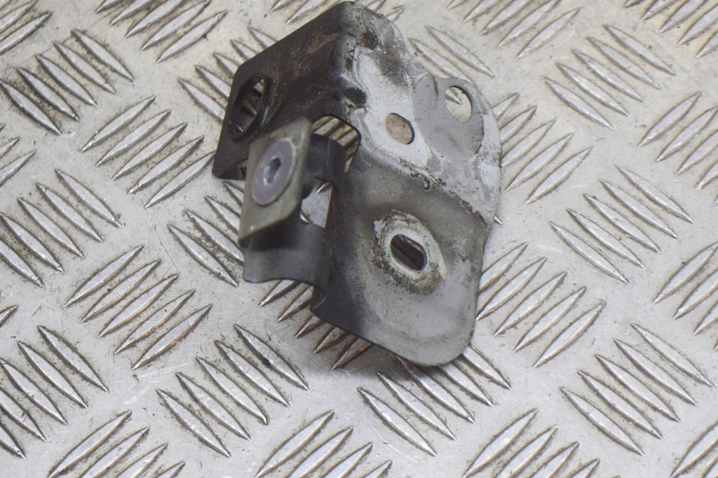 фото №5, Audi q7 4m sq7 передній правий крила кронштейн тримач 4m0821168a 2017