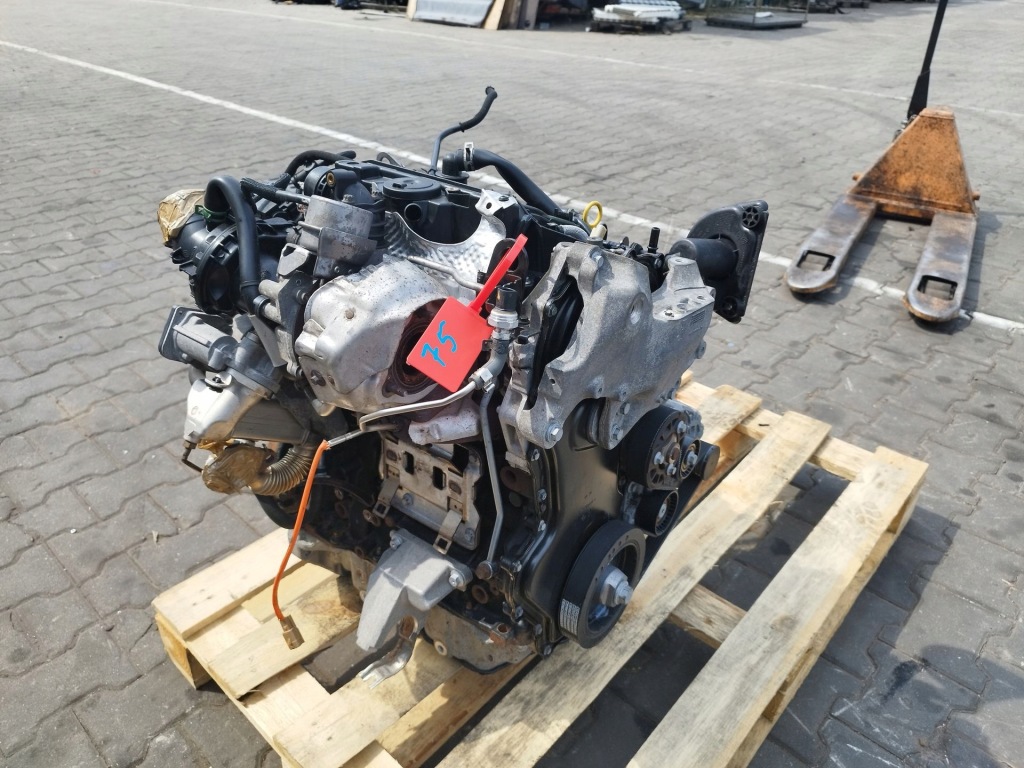 Комплектный  двигатель trafic 3 vivaro b nv300 1.6 dci r9m408 poj турбина Киев