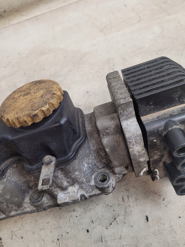 фото №8, Корпус вала оригинальный номер 90410996 вал распределительного вала 90528767 крышка astra f i 1.4b