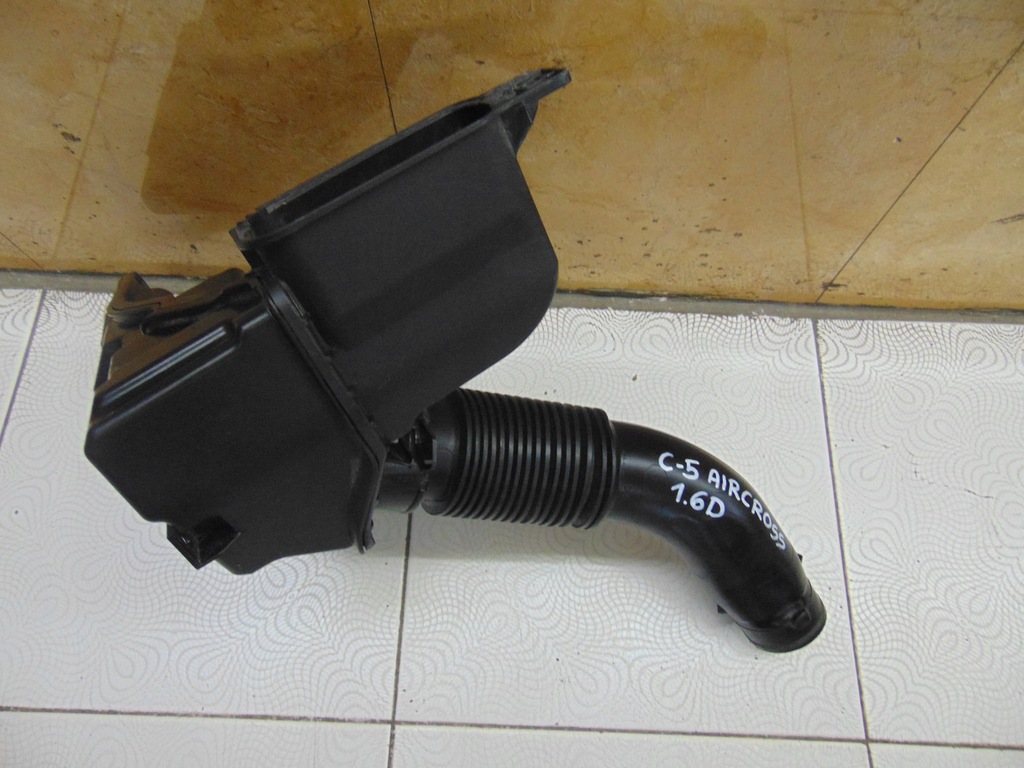 фото №1, Резонатор воздуха citroen c5 aircross 1.6d