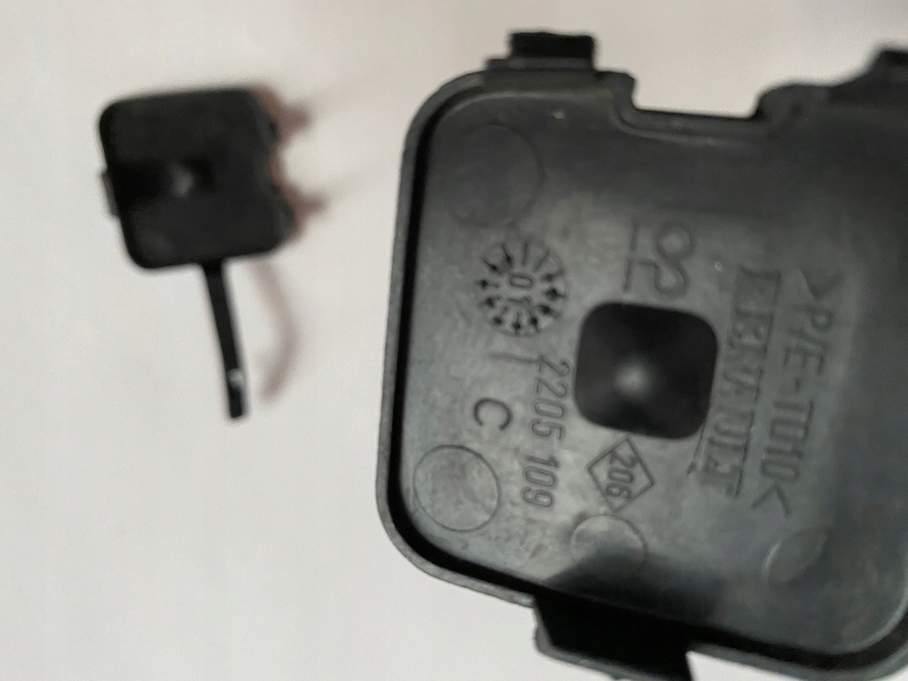 фото №4, Заглушка фаркоп перед renault vel satis