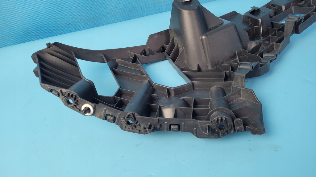 фото №11, Peugeot 308 iii p5 1.5d 21r направляющая бампера правый задняя 9835421980