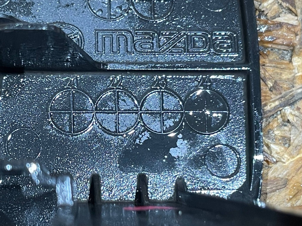 фото №11, Mazda 3 bp iv 4 19- защита замка капот