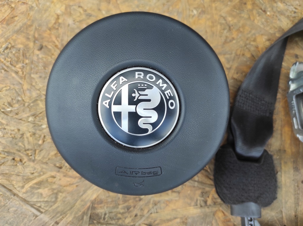 фото №9, Приборная панель консоль alfa romeo stelvio оригинал