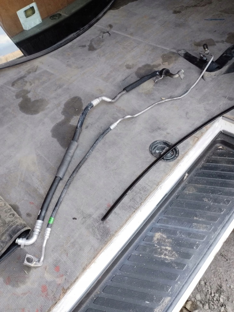 Купити Mercedes r230 sl 500 шланг кондиціонера патрубок труба