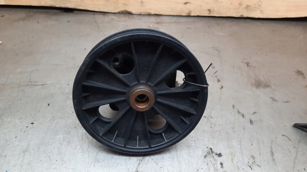 фото №1, Насос усилителя volvo s60 s80 v70 30741121