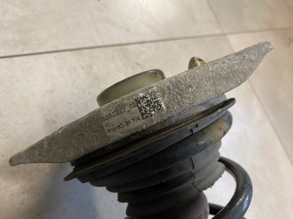 фото №5, Bmw i3 амортизатор правий перед 6880098