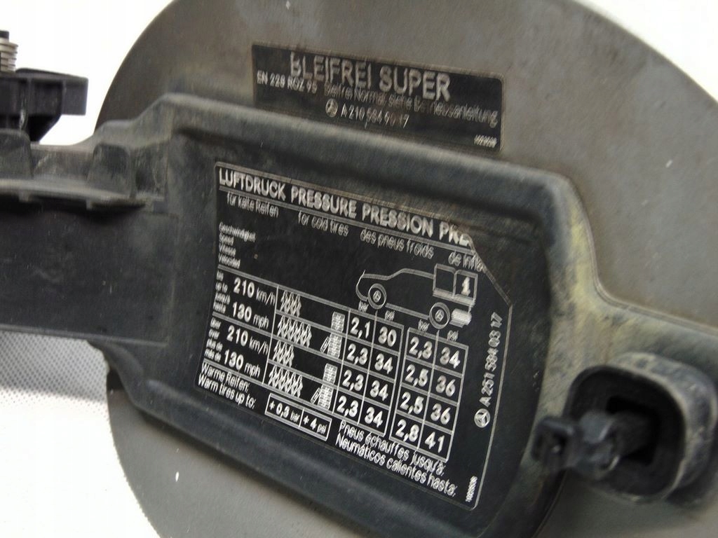 Кришка заливної пального + кришка лак: c723 mercedes r w251 v251 3.5 v6 2005- Недорого