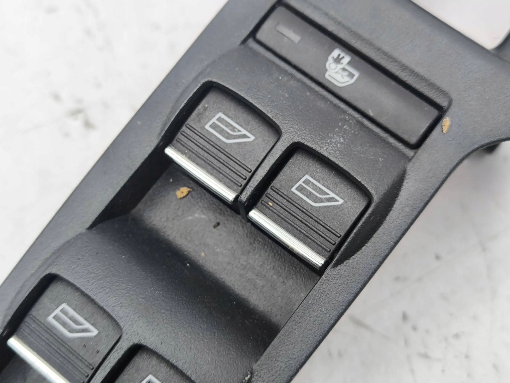 фото №8, Ford c-max ii 2013 перед сторона правая кнопки окон