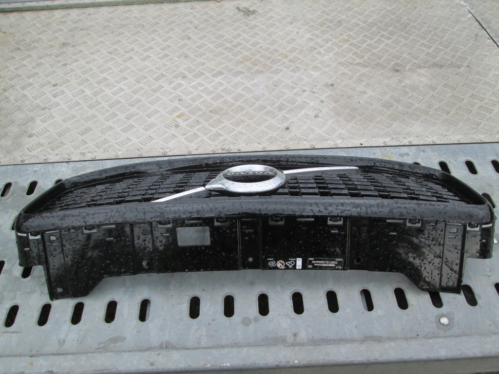 фото №2, Решётка радиатора решётка радиатора volvo xc60 ii r-design