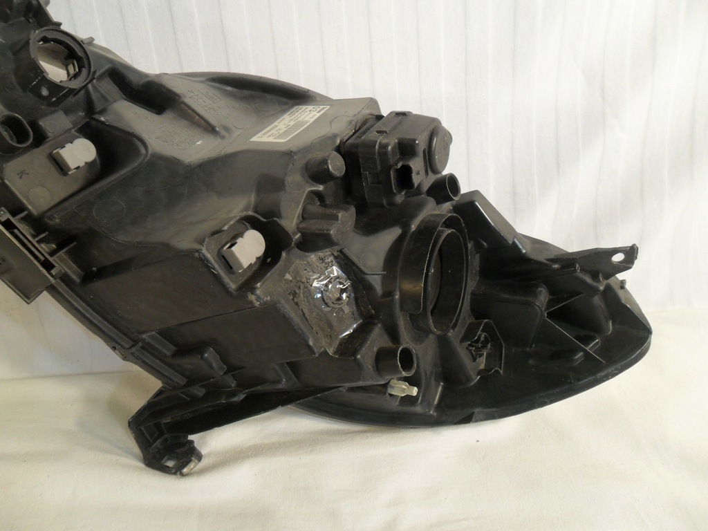 фото №9, Лампа правый перед eu 89033104 81110-0h030 peugeot 107