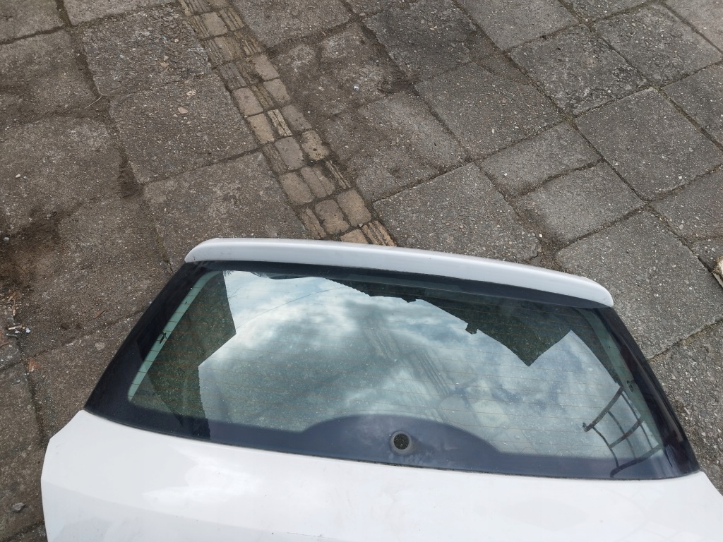 Купить Стекло задняя fabia ii luft