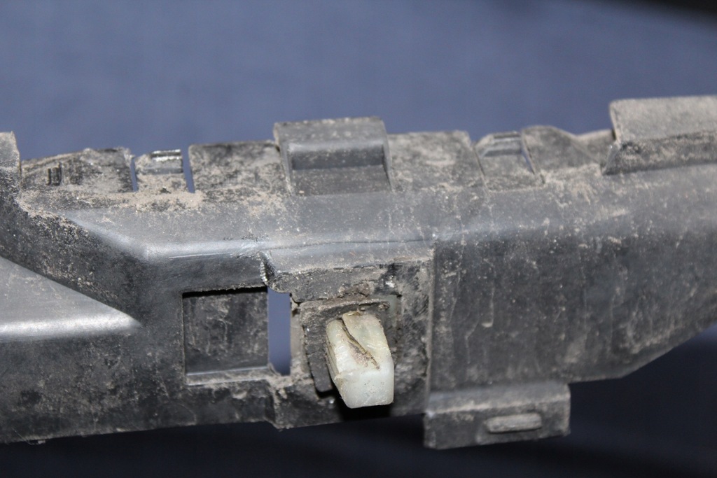 фото №15, Напрямна бампера правий lub лівий задня corolla e12 kombi