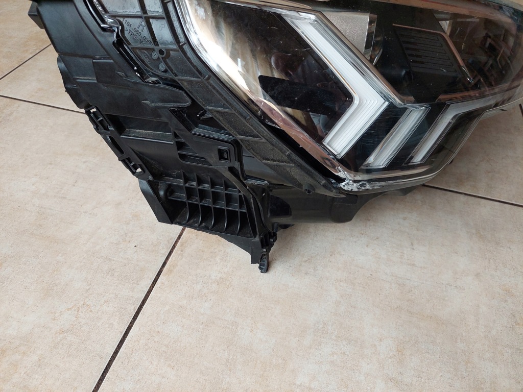 Фара правий - full led - audi q3 2 - 83a Оригінал