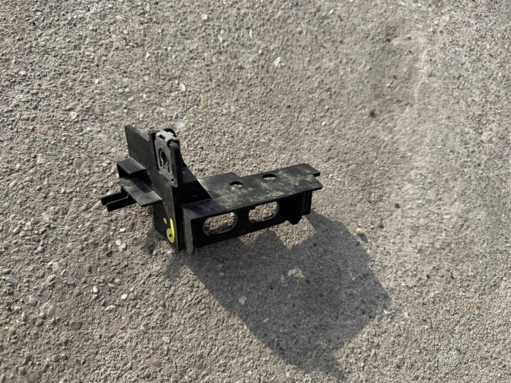 Кронштейн кронштейн фонари правый перед 625268392r kangoo iv 22-25r в Украине