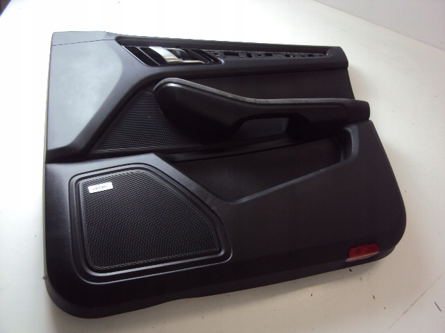 фото №2, Обивка дверь правый перед porsche macan gts