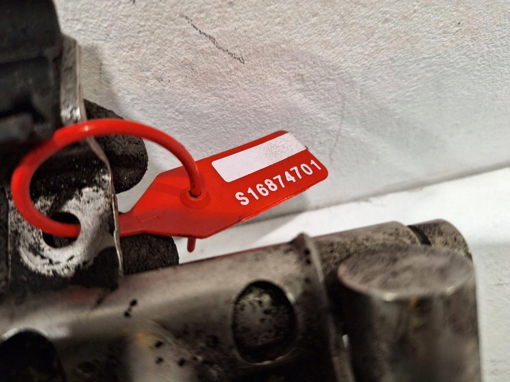 фото №6, Форсунки молдинг впрыскная 0261500073 citroen ds4 1.6 thp