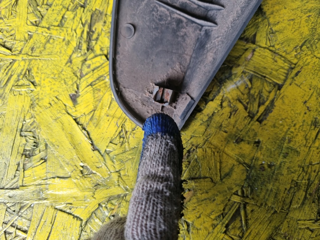 фото №8, Hyundai tucson i 04-10 накладка молдинг задний крышки bu