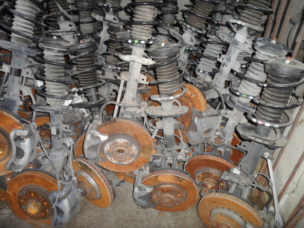 фото №3, Амортизационная стойка поворотный кулак ступица амортизатор renault megane iv перед левая сторона