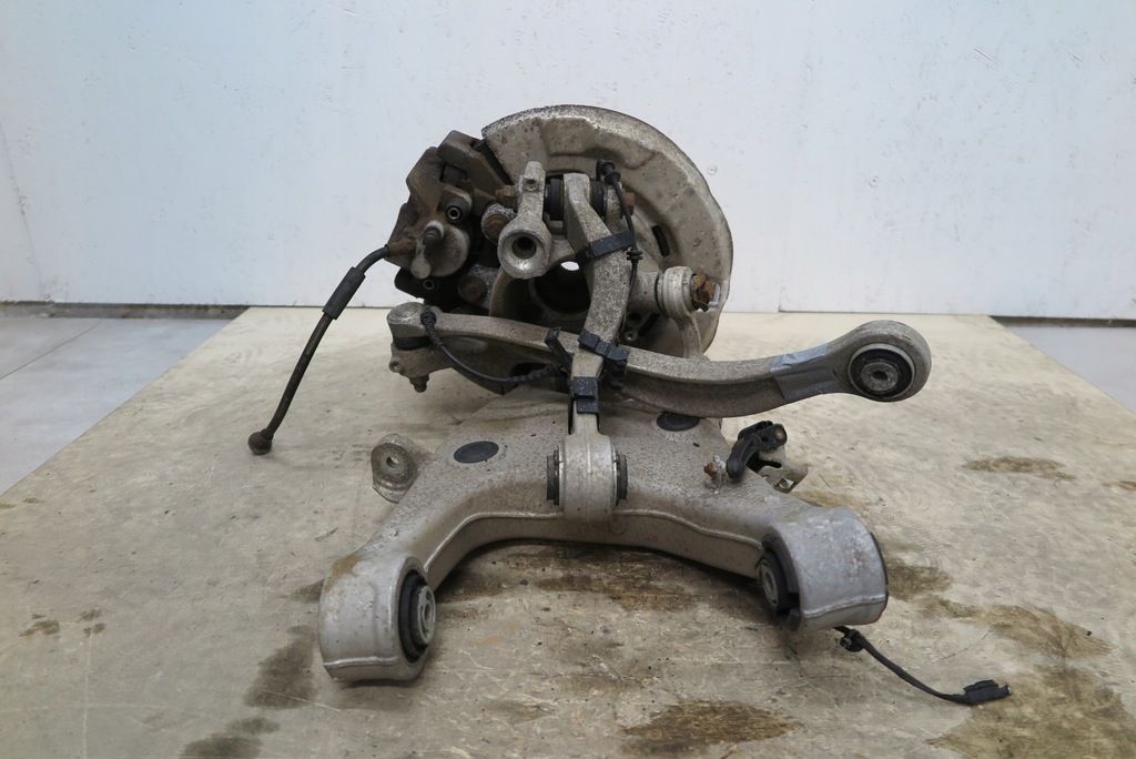 фото №5, Поворотний кулак лівий задня важіль диск супорт bmw f10