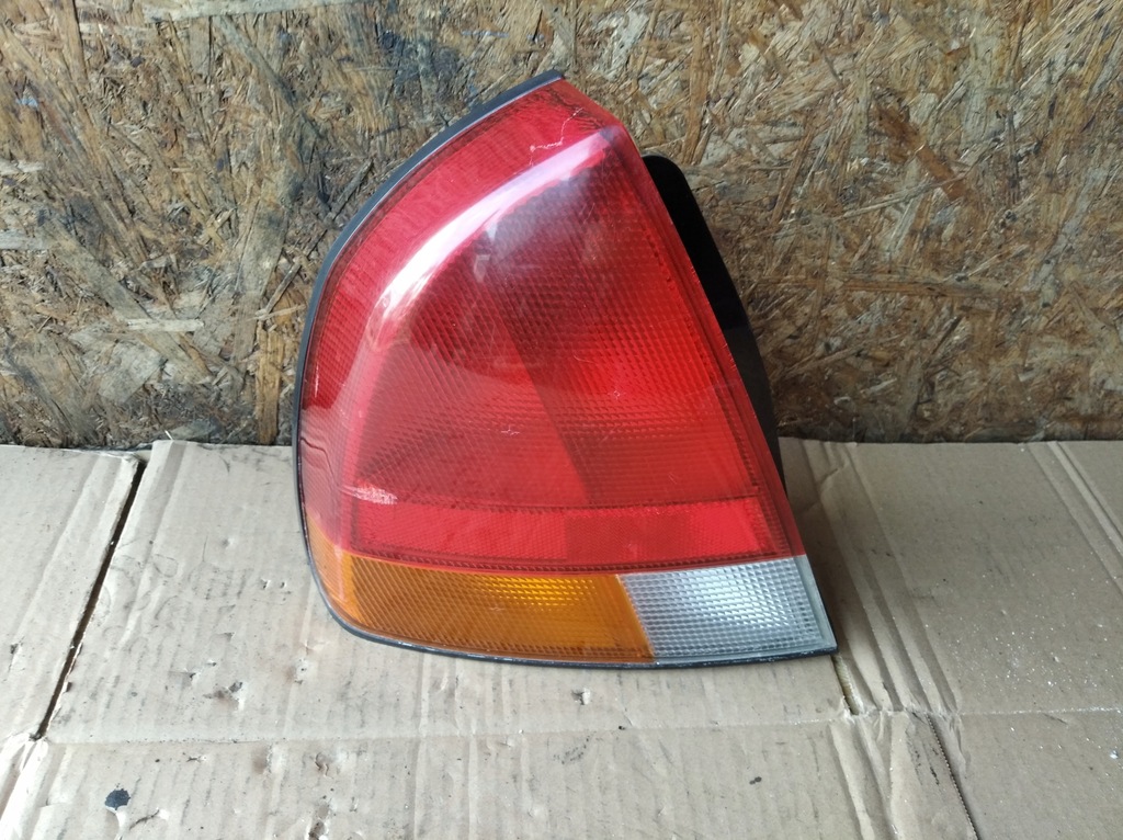 фото №1, Лампа задняя левая mitsubishi carisma