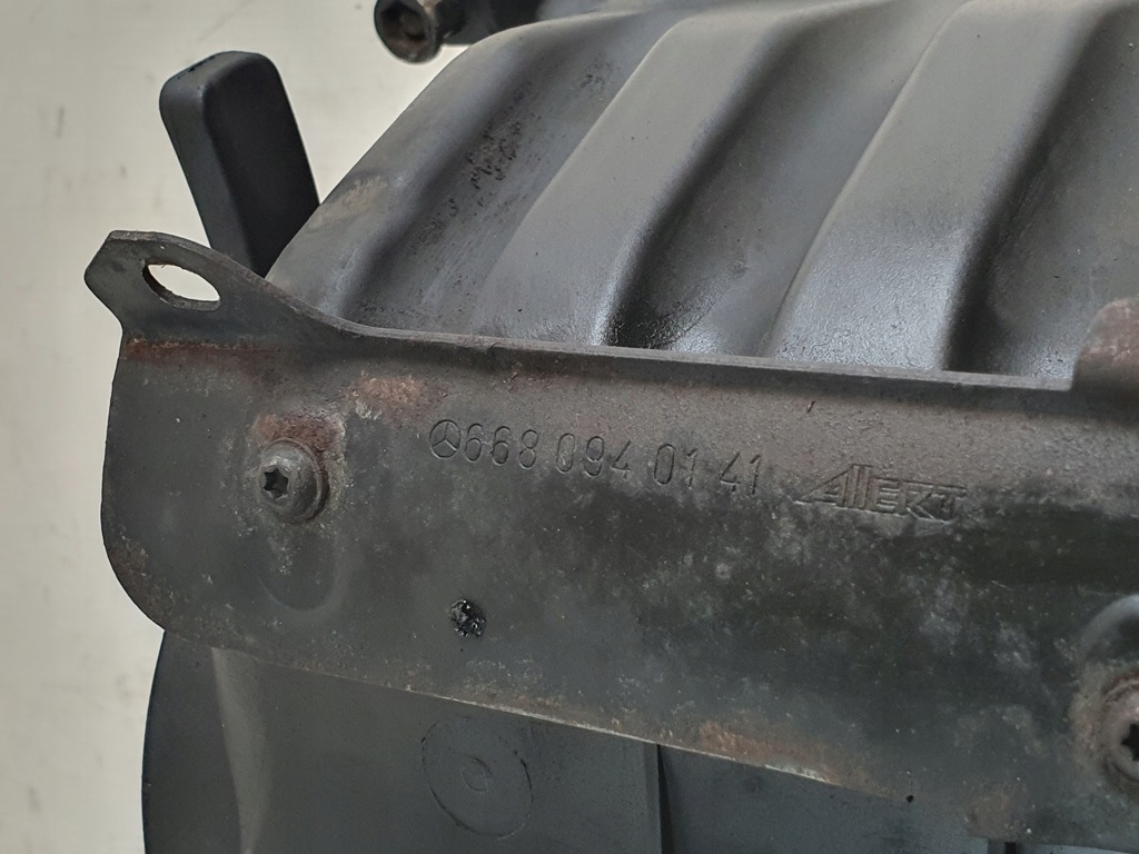 фото №9, Колектор всмоктуючий оригінальний номер 6680940141 mercedes vaneo w414 1.7cdi 01-05r.