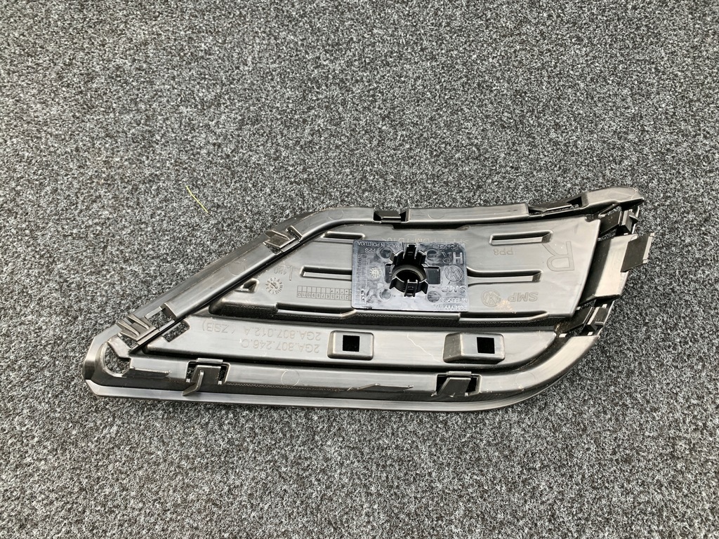 фото №2, Vw t-roc решётка правая задняя 2ga 2ga807246c