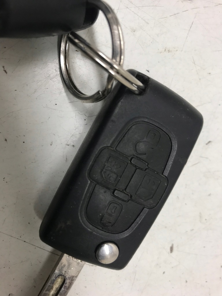 фото №9, Ключ x 2 pilot кришка пального peugeot 807 електричний двері 4 кнопки