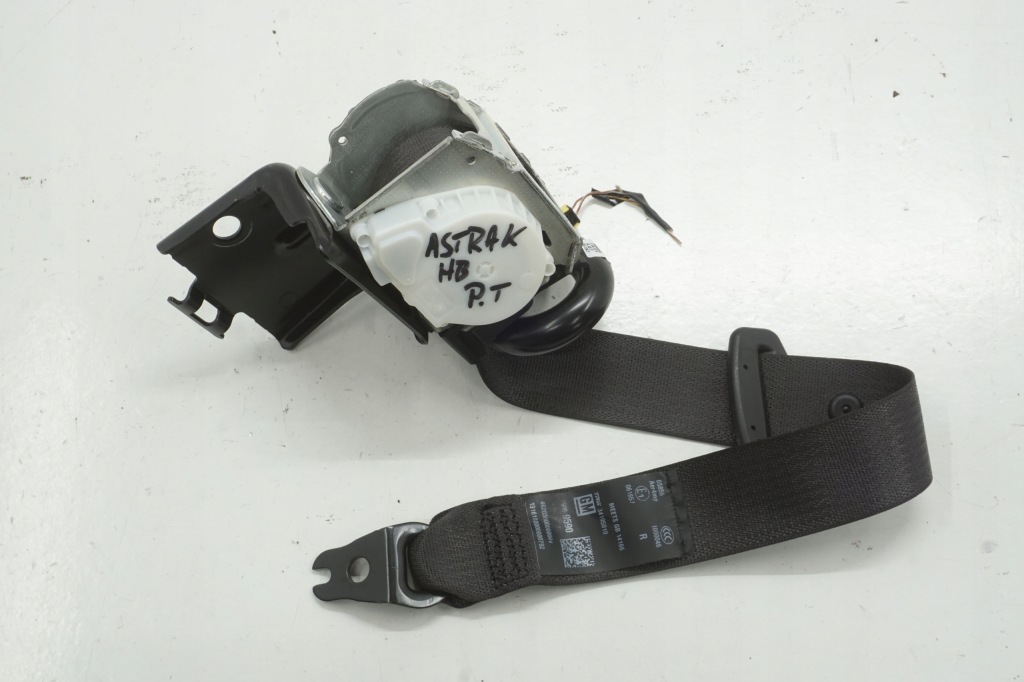 Купити Opel astra k v hb 16r ремінь безпеки правий задній 39059590