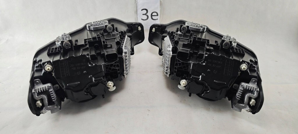 Bmw f30 f31 рестайлинг  lci shadow line full led комплект левая правая Цена