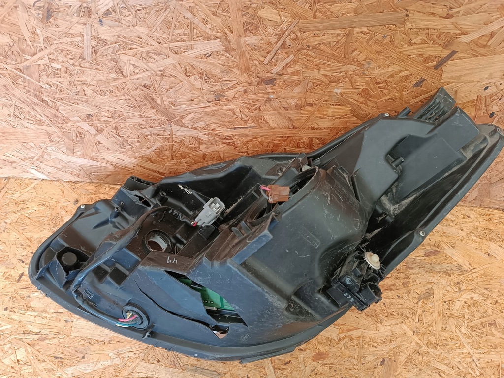 фото №15, Лампа правый перед eu led toyota yaris iii 3 2012- hybrid