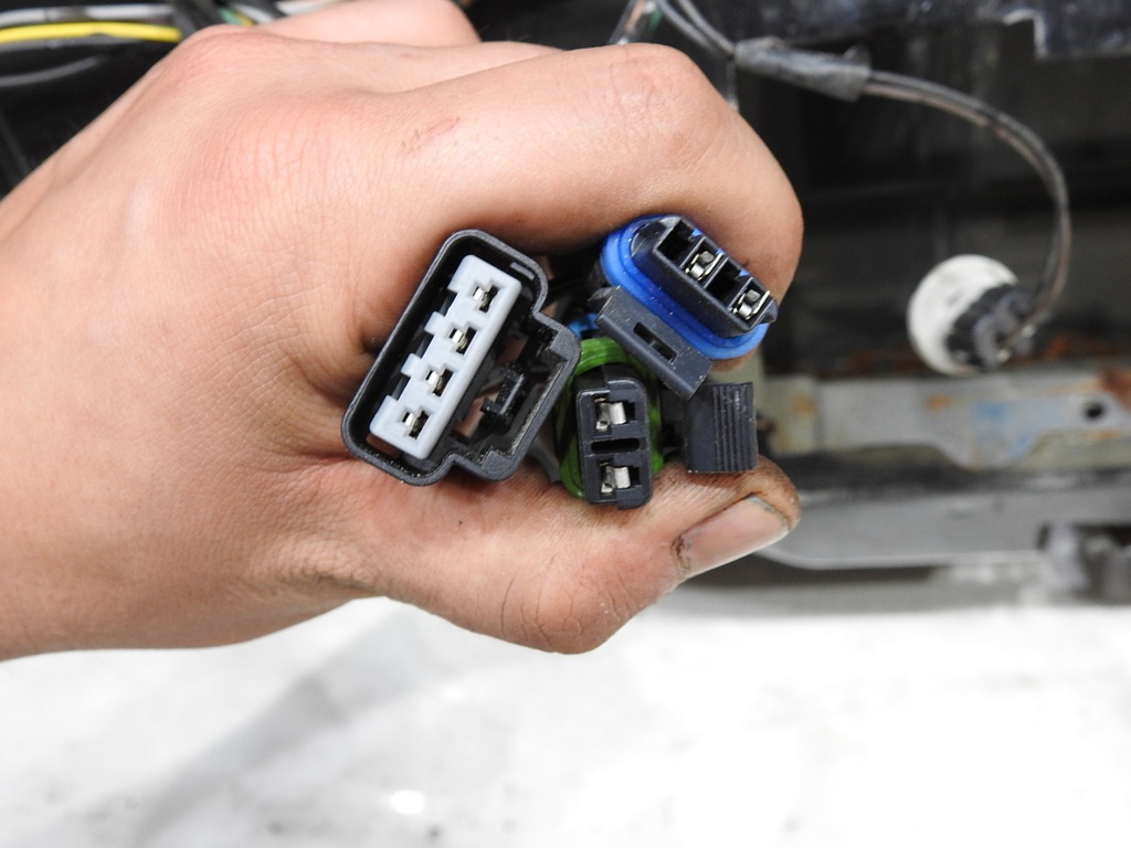 фото №10, Кришка багажника задня скло chevrolet uplander