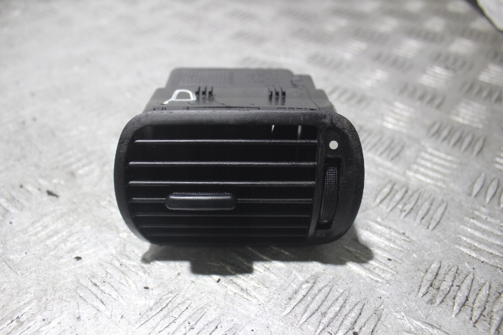 фото №1, Решётка обдув правая seat toledo ii