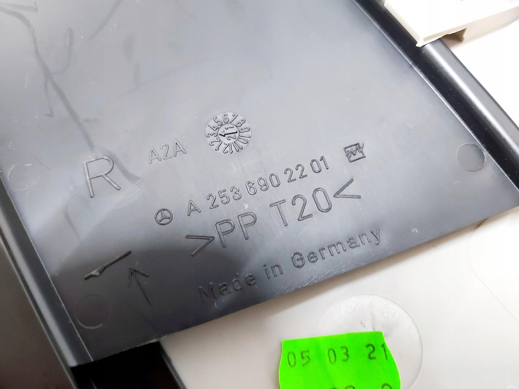 Mercedes n293 w293 eqc 21r. обшивка накладка стойка b правая a2536902201 с Разборки