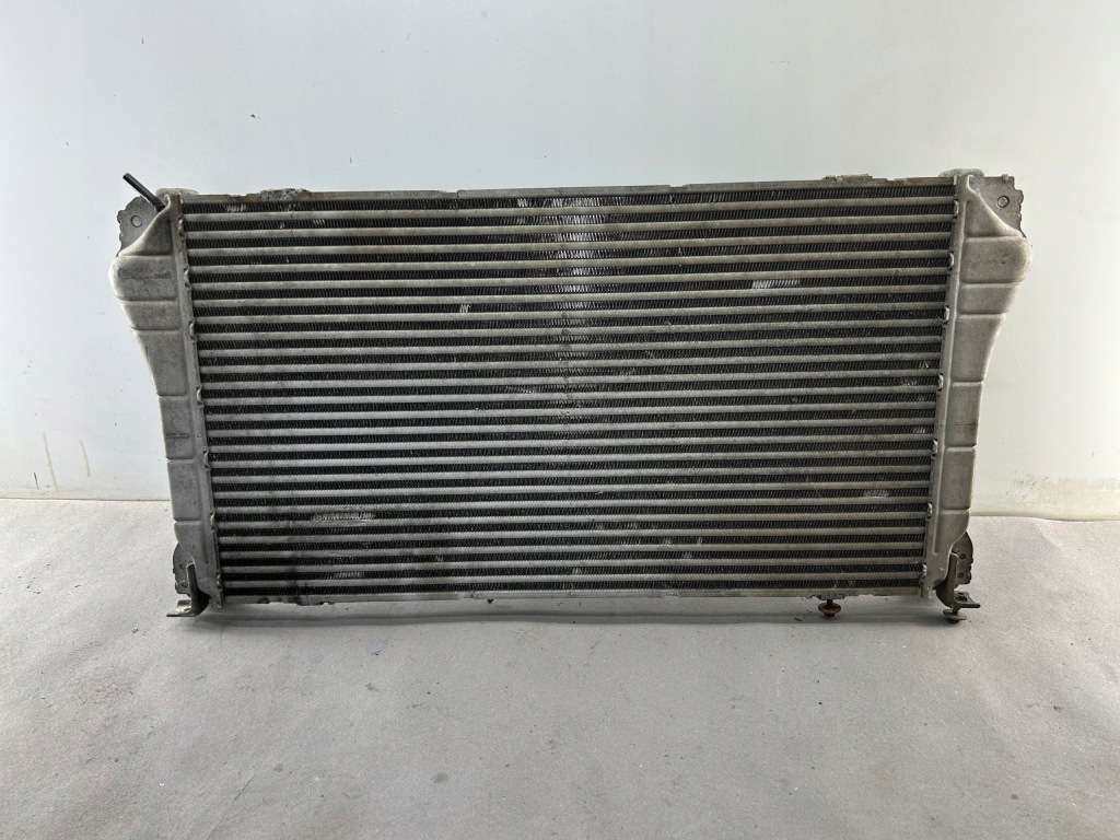 фото №1, Toyota avensis t27 2.2 d cat радіатор інтеркулер jd1271003262