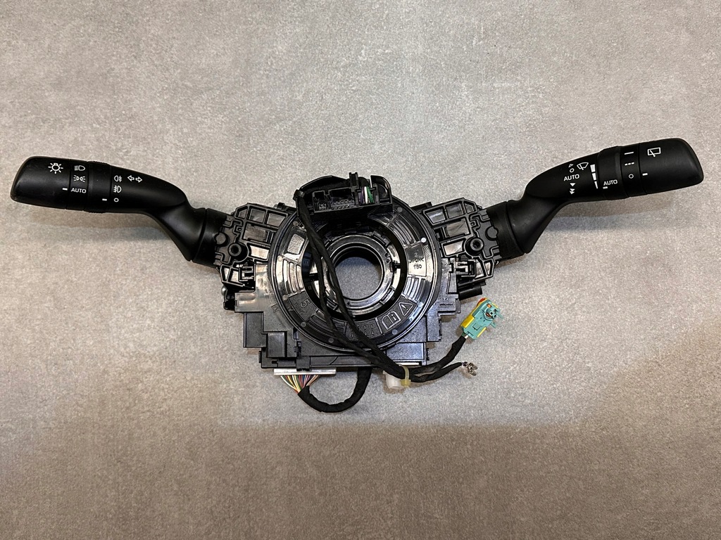 фото №1, Toyota rav4 v 2018+ переключатели лента подушка безопасности 89245-50040