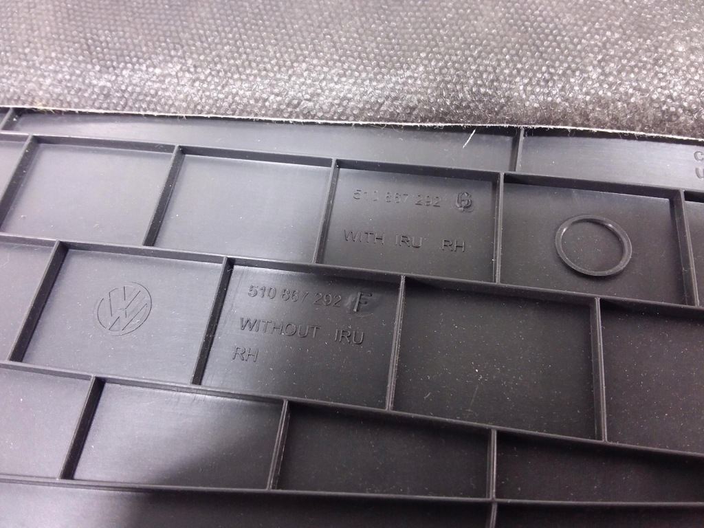 фото №7, Vw golf vii sportsvan защита стойка b правая