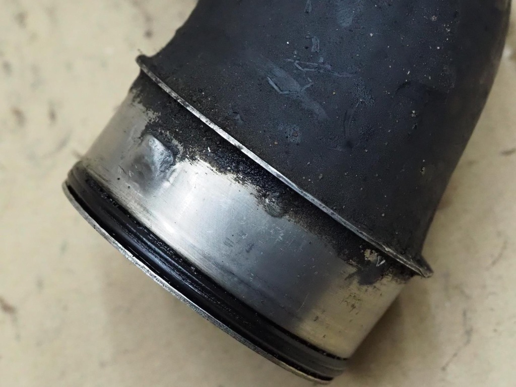 Mercedes w210 рестайлинг  2,2 cdi пабтрубок  шланг интеркулер с Разборки