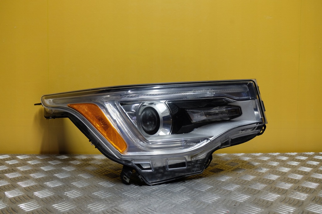 фото №1, Gmc acadia 2017- фара лампа обычная линзованная r usa