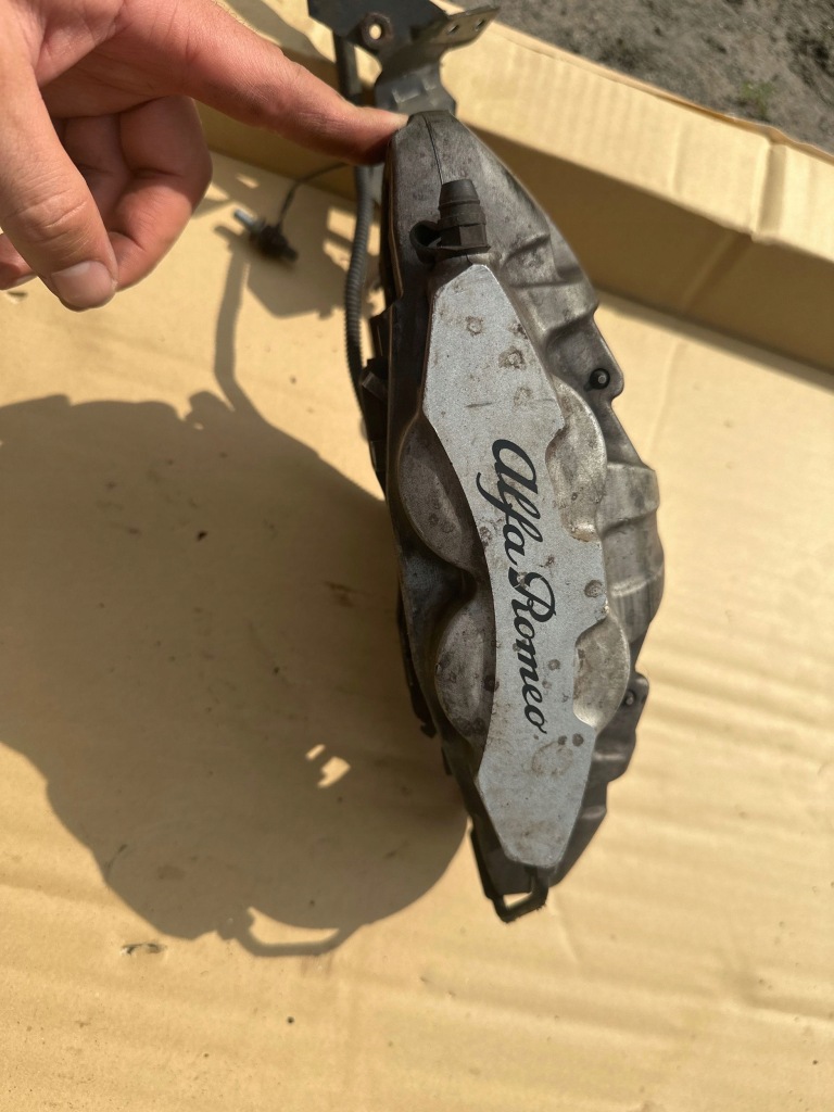 фото №3, Alfa romeo stelvio 2020 суппорт тормозной передний