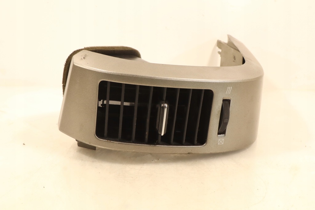 фото №1, Toyota prius боковая решётка обдув панели приборной панели 2009 хэтчбек 4/5dr