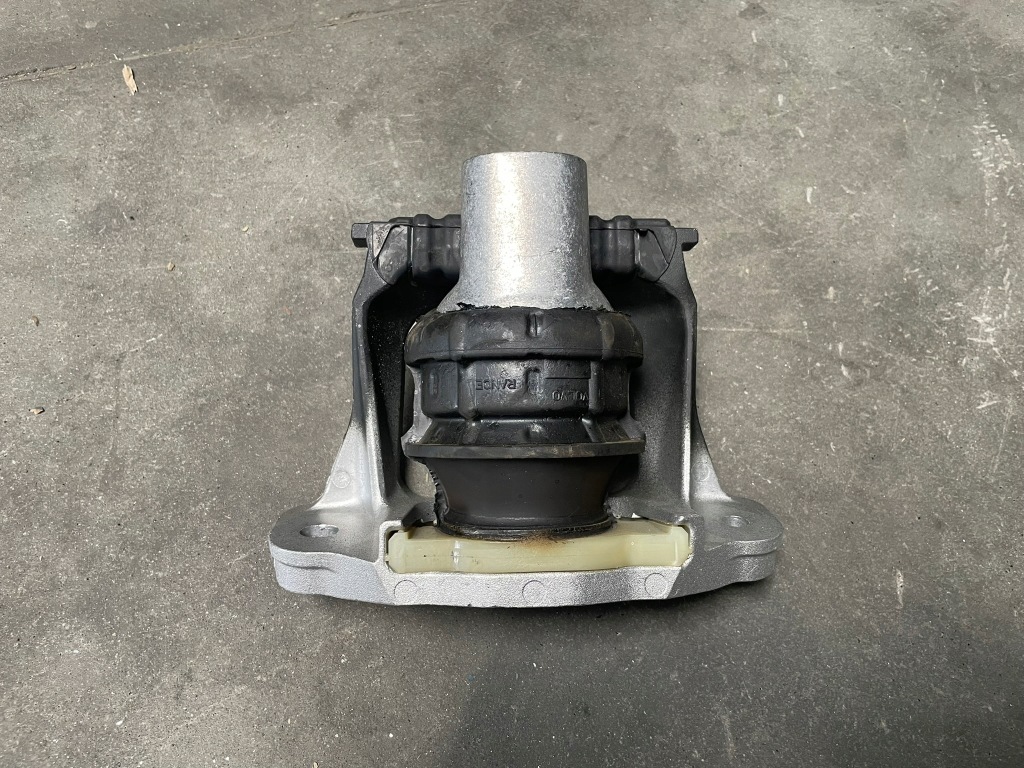 фото №1, Volvo xc90 ii xc60 ii подушка двигуна 32411650