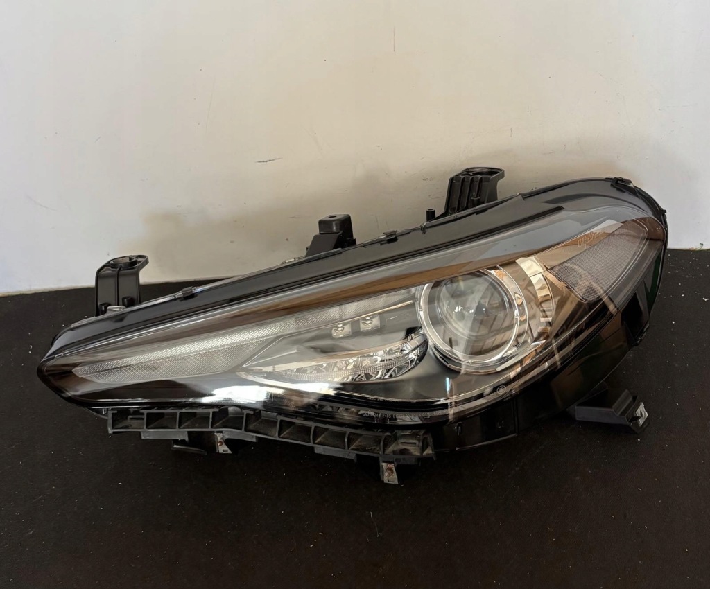 фото №1, Лампа ліва фара лівий alfa romeo giulia bi ксенон поворотний